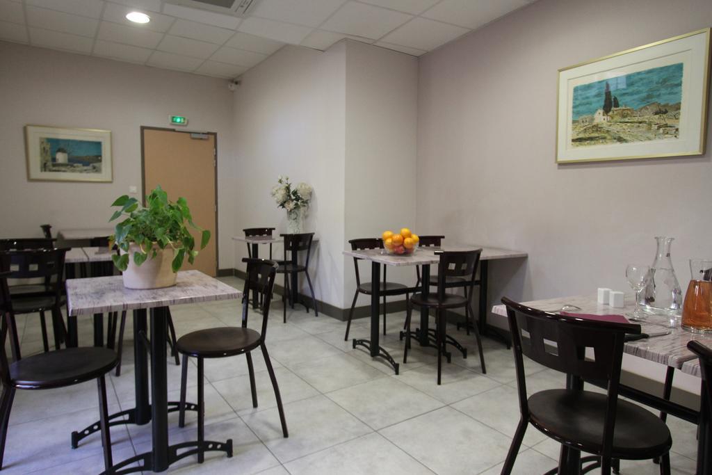 Le Provencal Hotell Tarascon Rom bilde