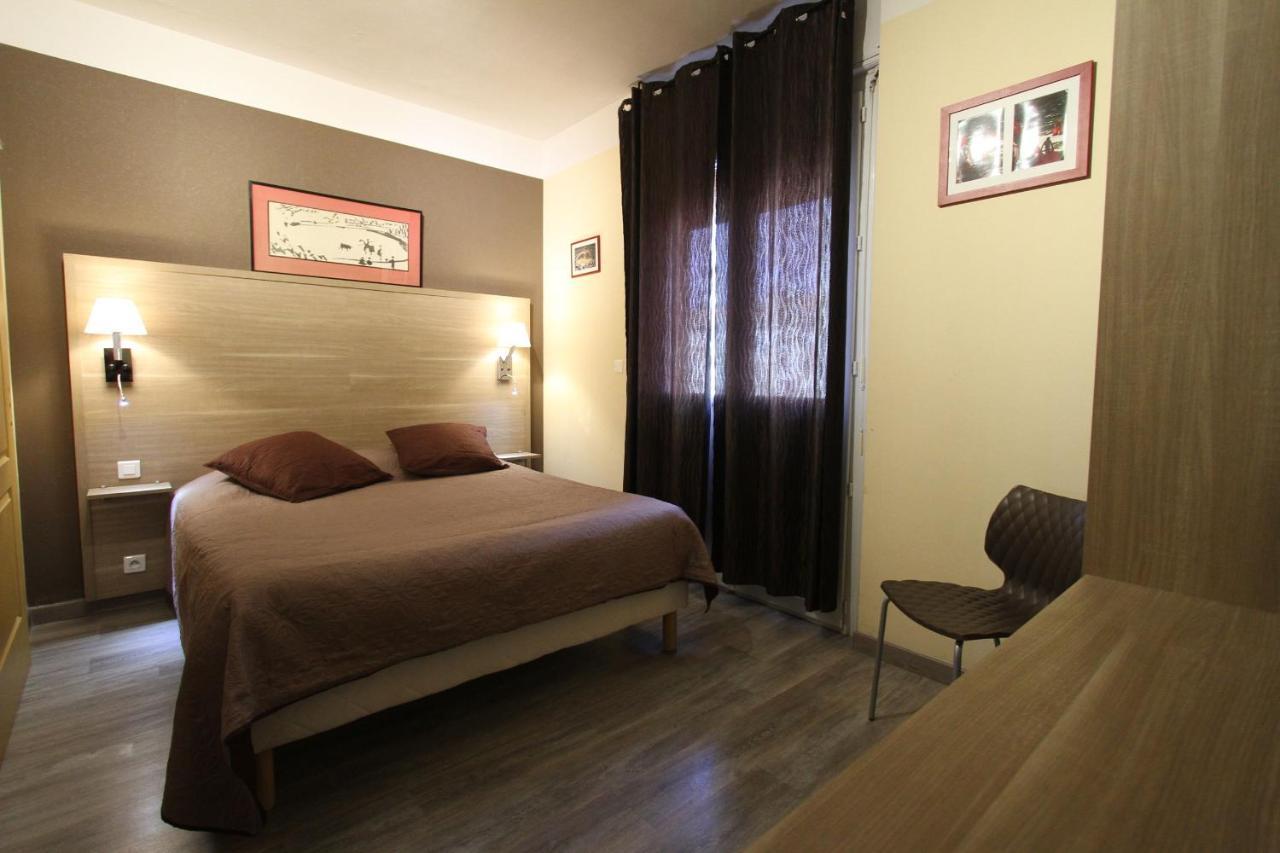 Le Provencal Hotell Tarascon Eksteriør bilde
