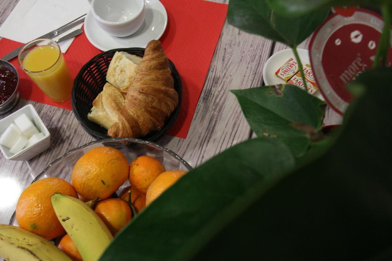 Le Provencal Hotell Tarascon Eksteriør bilde