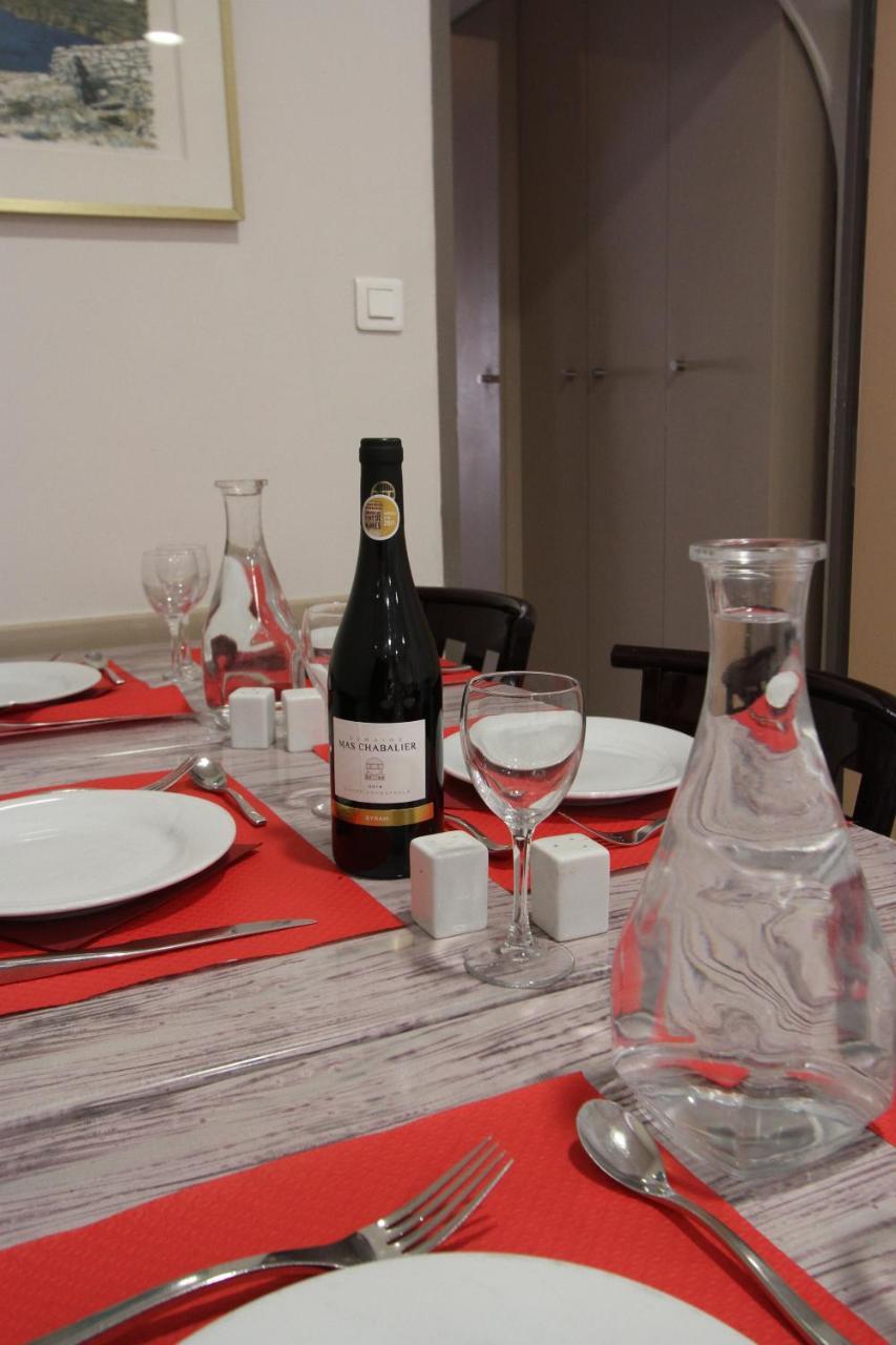 Le Provencal Hotell Tarascon Eksteriør bilde
